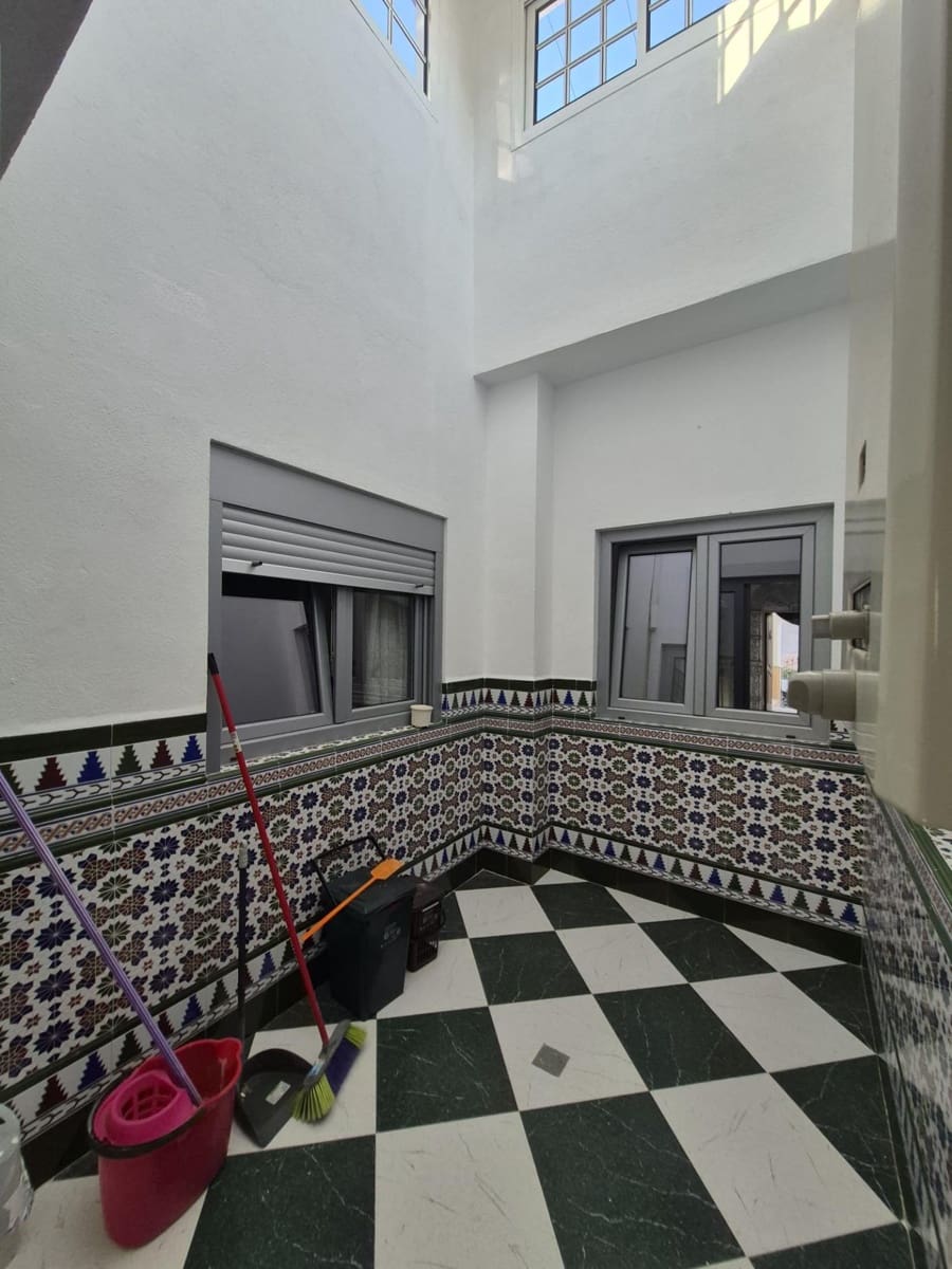 4 bedroom Villa for sale in Espera - € 250,000 (Ref: 9896229)