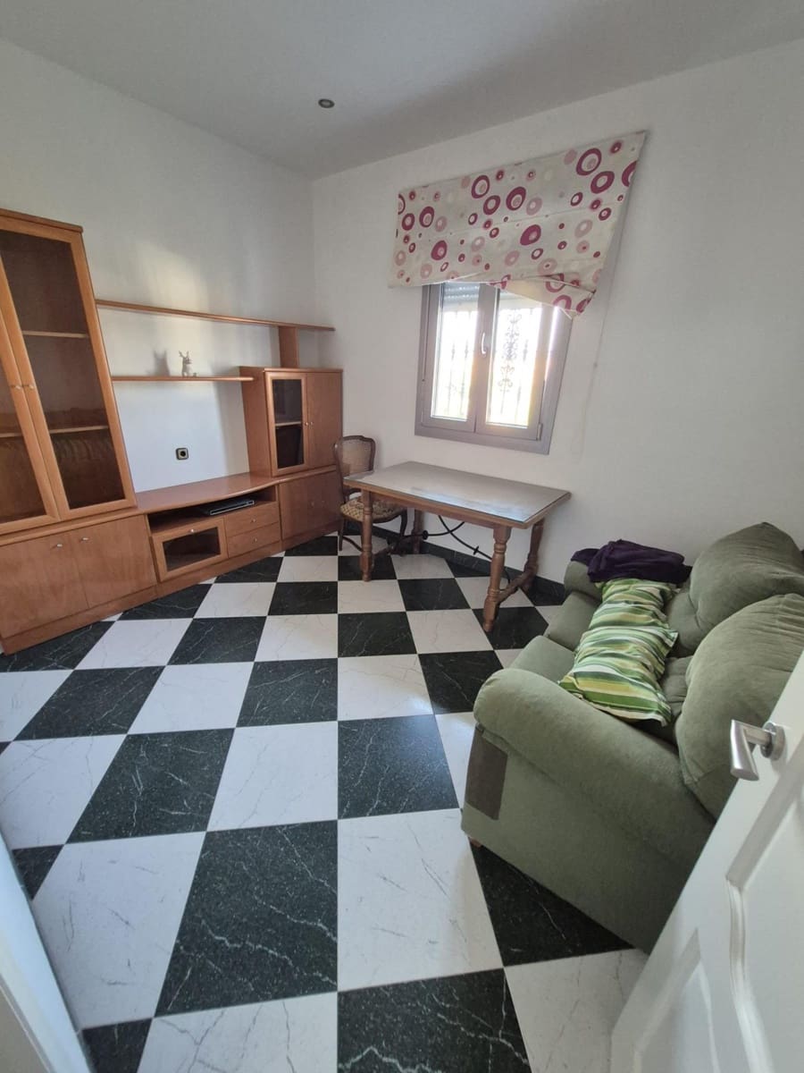 4 bedroom Villa for sale in Espera - € 250,000 (Ref: 9896229)