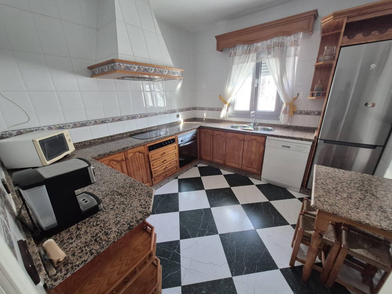 4 bedroom Villa for sale in Espera - € 250,000 (Ref: 9896229)