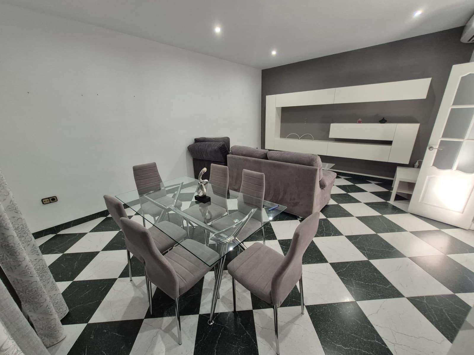 4 bedroom Villa for sale in Espera - € 250,000 (Ref: 9896229)