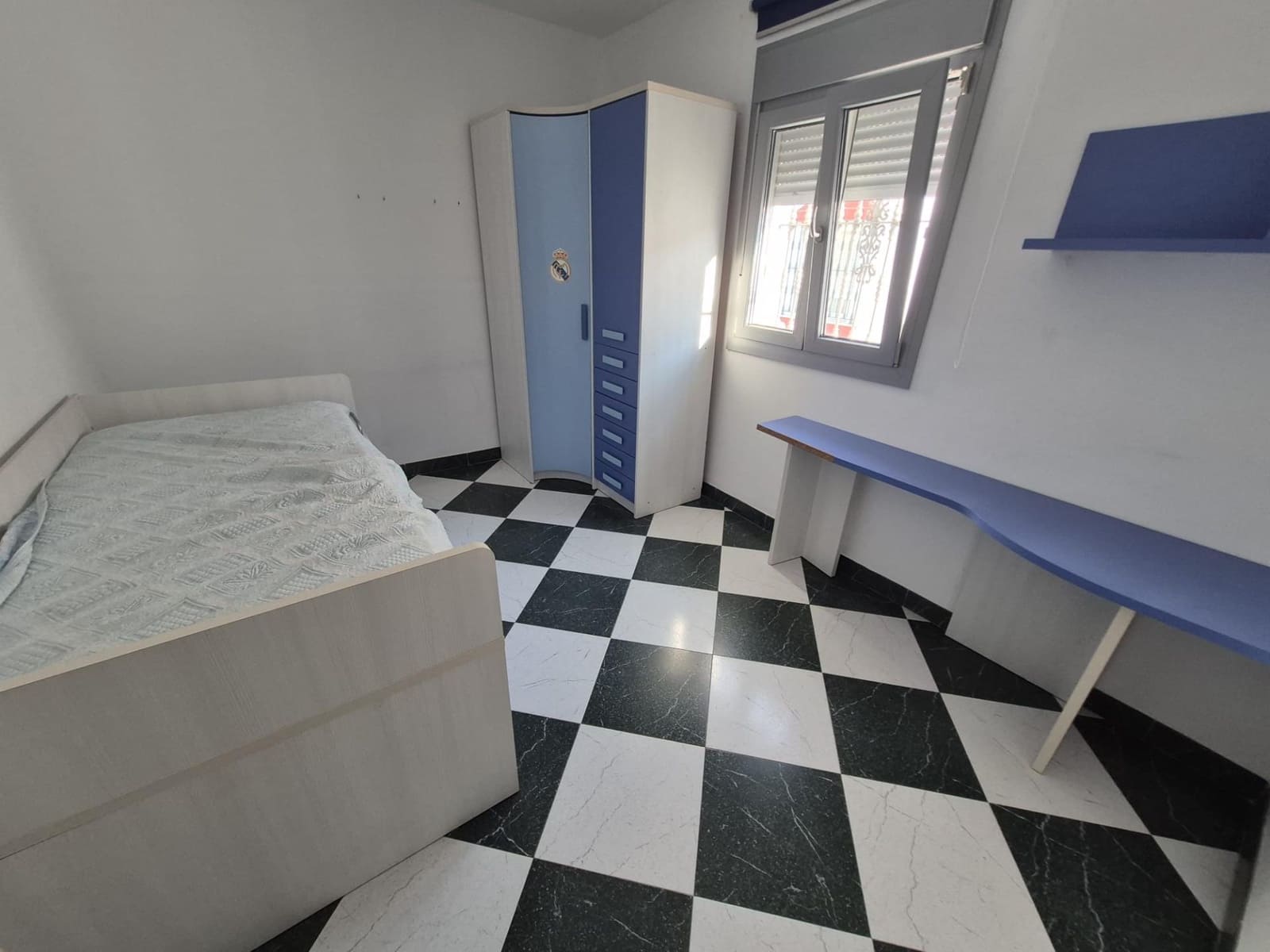 4 bedroom Villa for sale in Espera - € 250,000 (Ref: 9896229)
