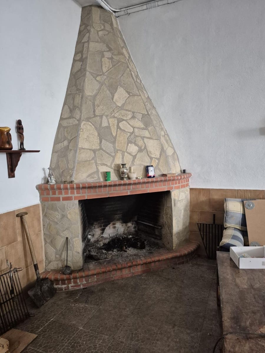 4 bedroom Villa for sale in Espera - € 250,000 (Ref: 9896229)