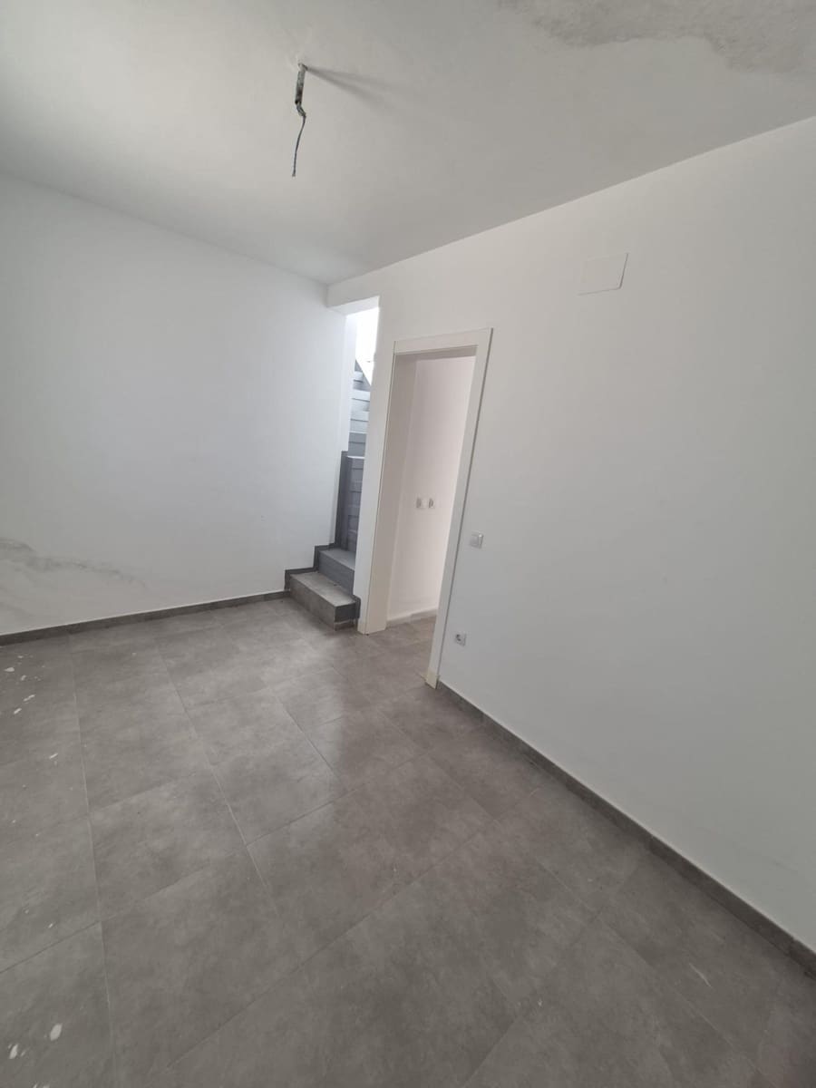 3 bedroom Townhouse for sale in Espera - € 69,000 (Ref: 9927628)