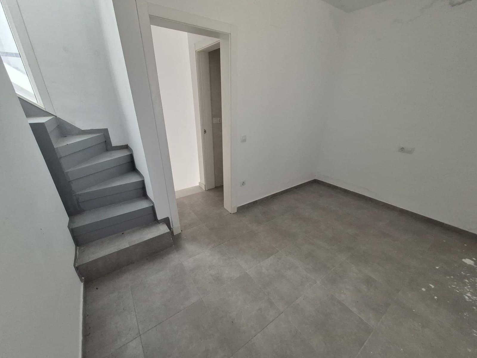 3 bedroom Townhouse for sale in Espera - € 69,000 (Ref: 9927628)