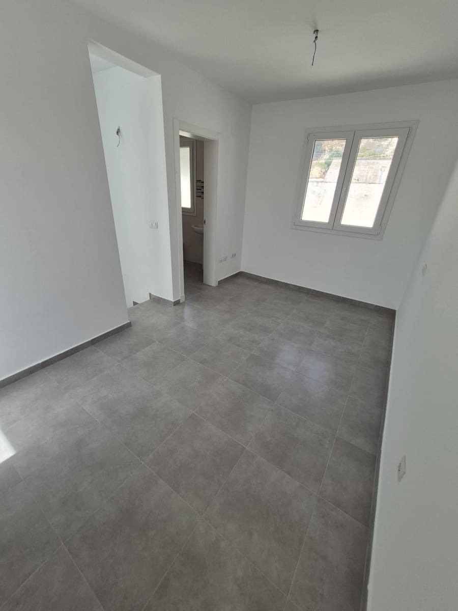 2 bedroom Townhouse for sale in Espera - € 79,000 (Ref: 9927631)