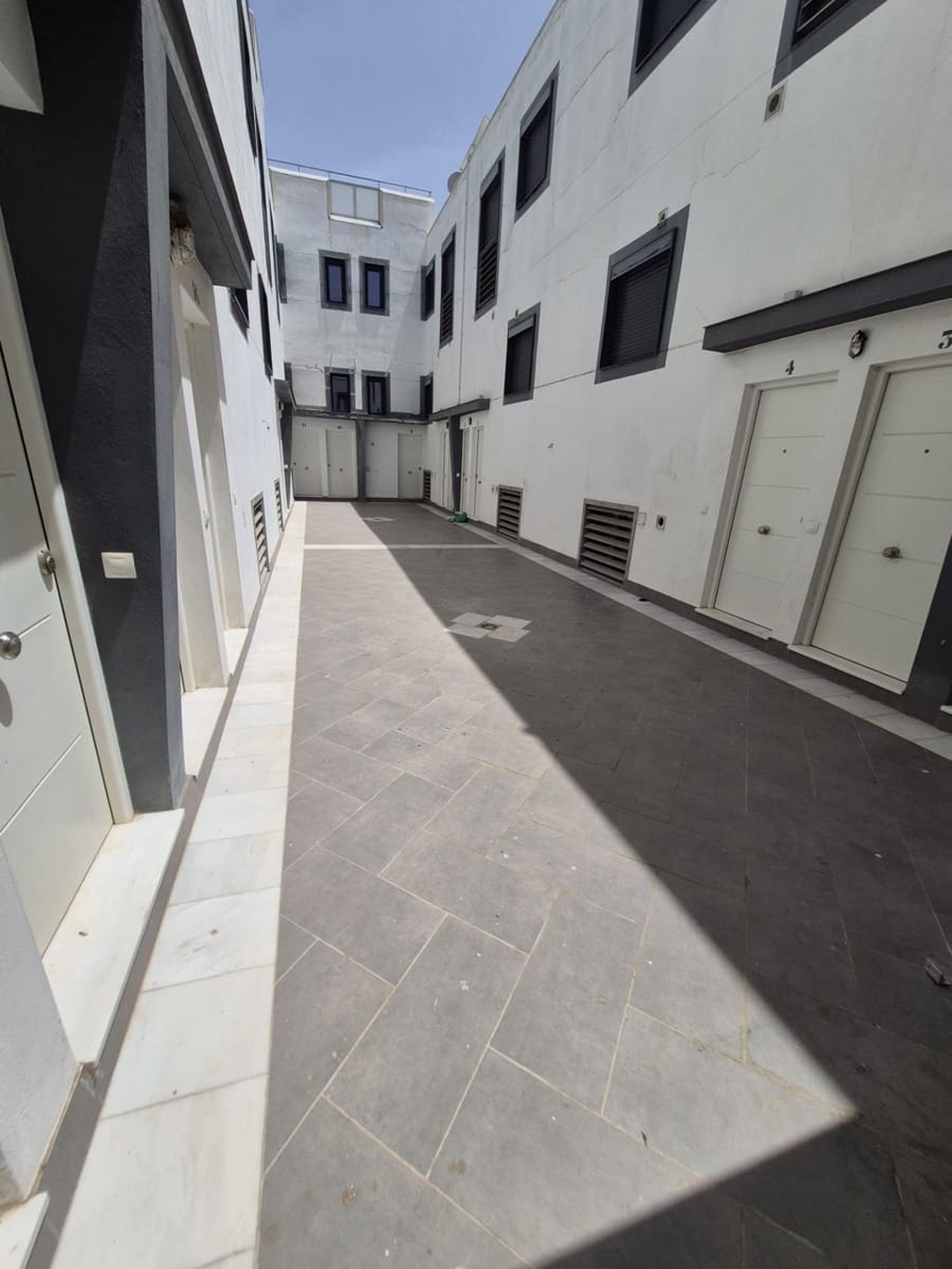 2 bedroom Townhouse for sale in Espera - € 79,000 (Ref: 9927631)