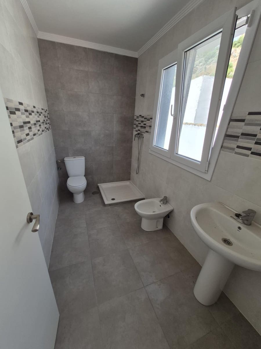 Casa de 3 habitaciones en Espera en venta - 79.000 € (Ref: 9927635)