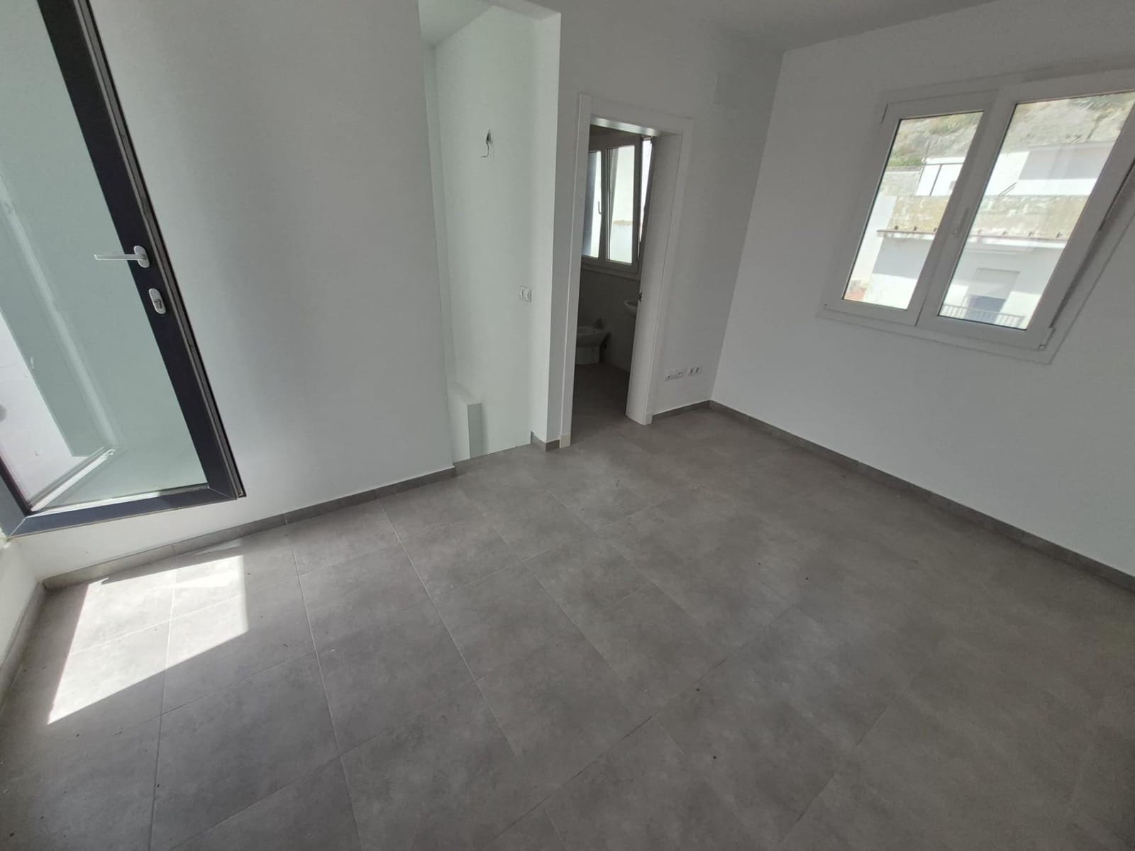 Casa de 3 habitaciones en Espera en venta - 79.000 € (Ref: 9927635)