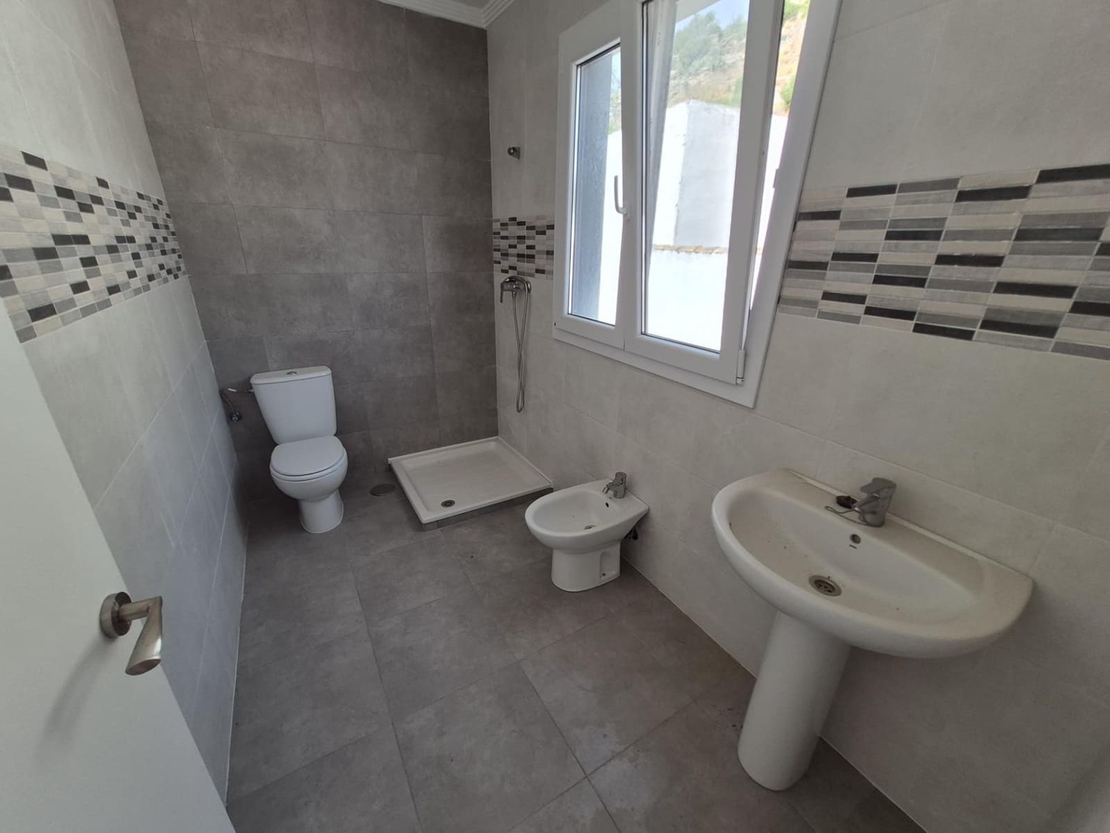 Casa de 3 habitaciones en Espera en venta - 79.000 € (Ref: 9927635)