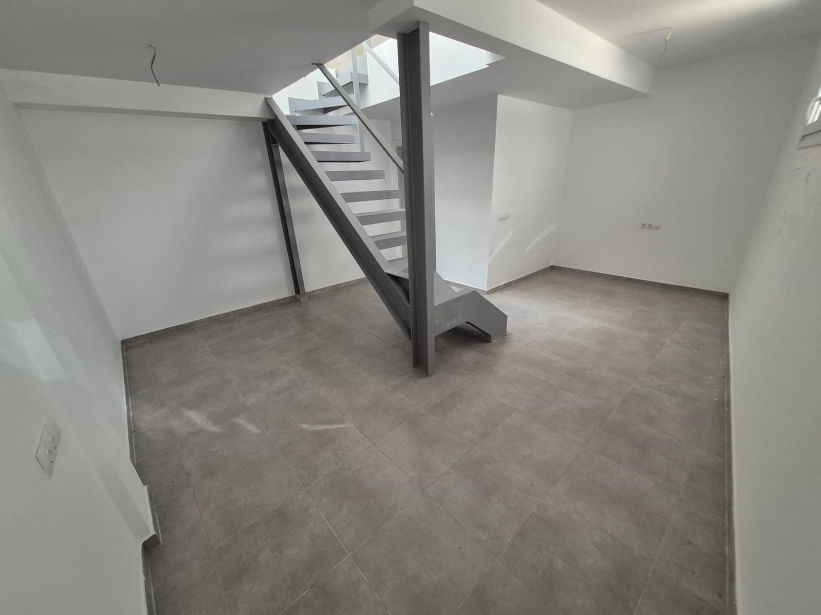 2 bedroom Townhouse for sale in Espera - € 69,000 (Ref: 9927637)