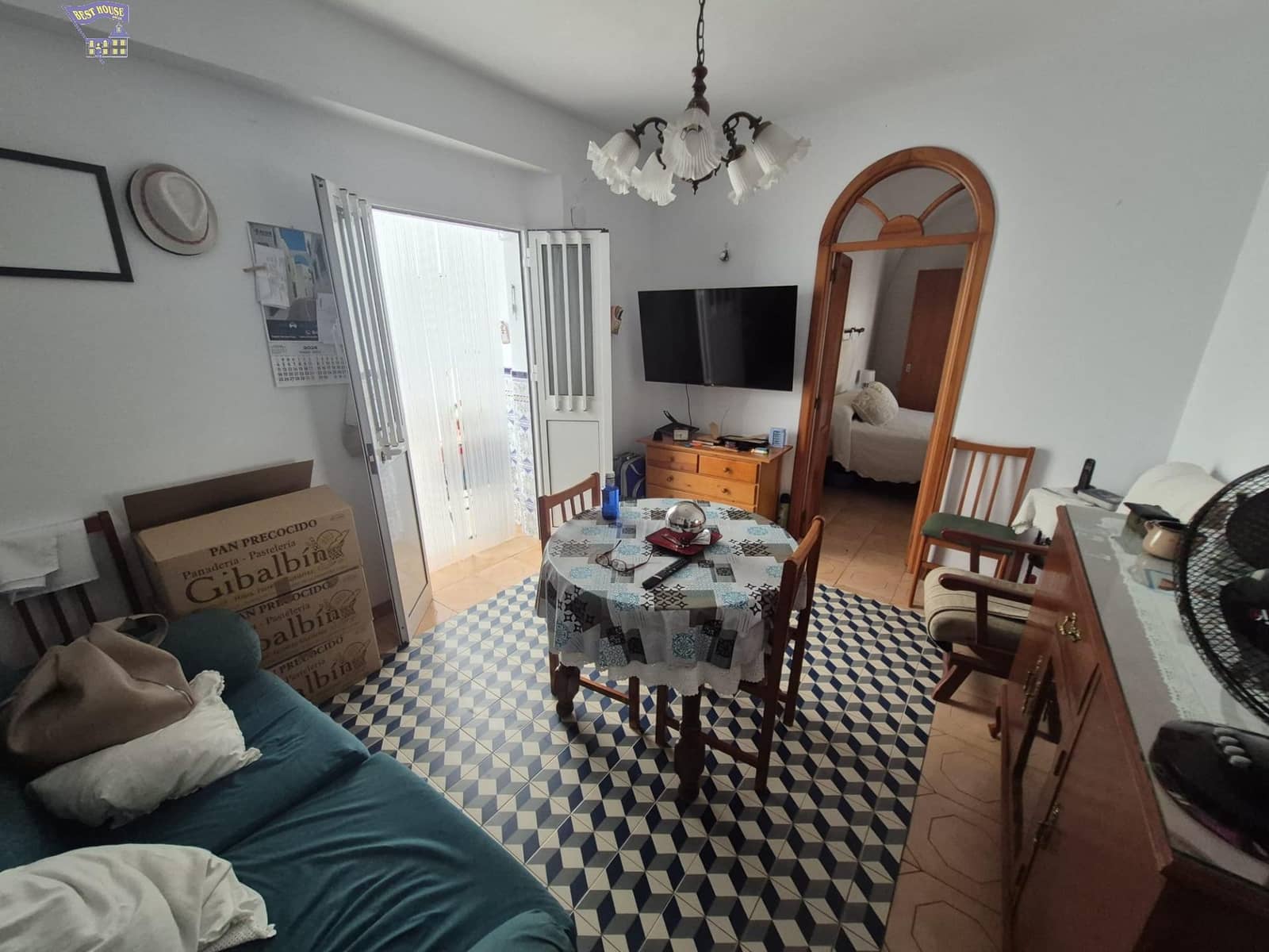 3 bedroom Townhouse for sale in Arcos de la Frontera - € 52,500 (Ref: 9929563)