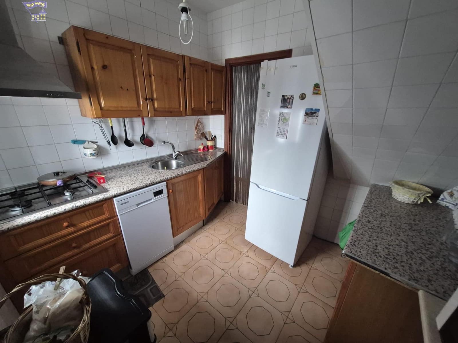3 bedroom Townhouse for sale in Arcos de la Frontera - € 52,500 (Ref: 9929563)