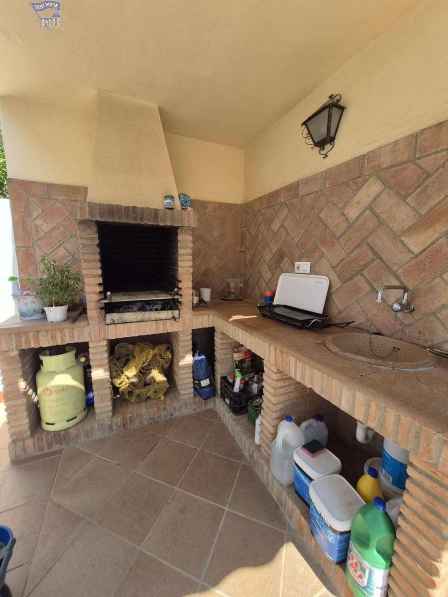 2 bedroom Villa for sale in Arcos de la Frontera with pool garage - € 290,000 (Ref: 9948109)