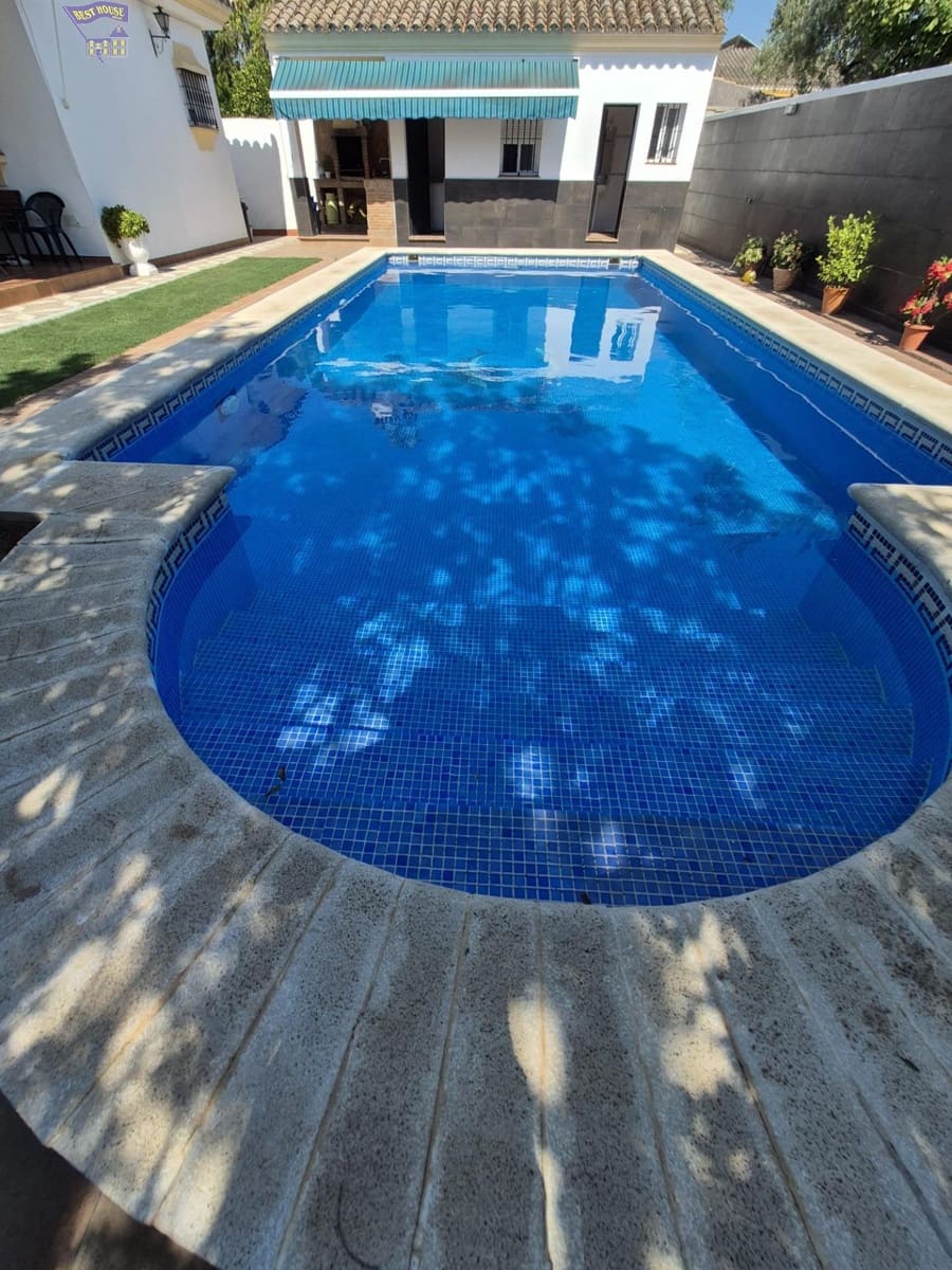 2 bedroom Villa for sale in Arcos de la Frontera with pool garage - € 290,000 (Ref: 9948109)