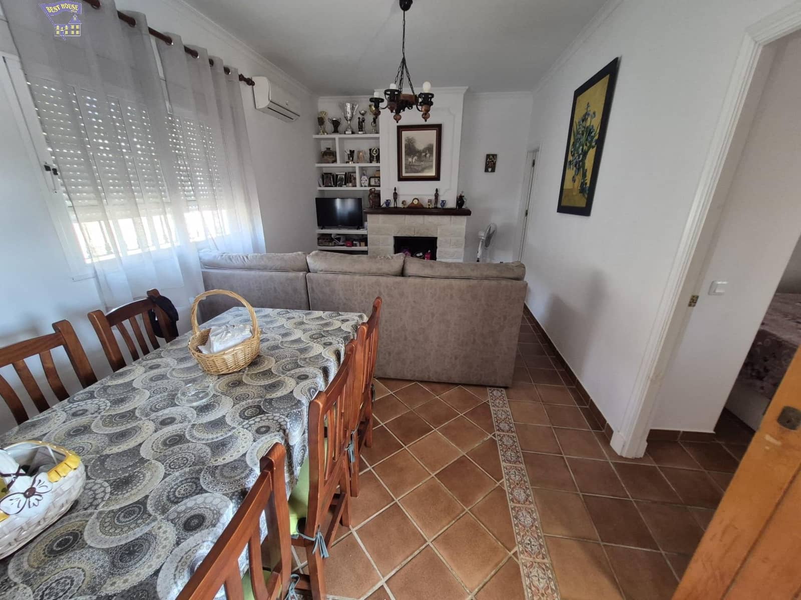 2 bedroom Villa for sale in Arcos de la Frontera with pool garage - € 290,000 (Ref: 9948109)