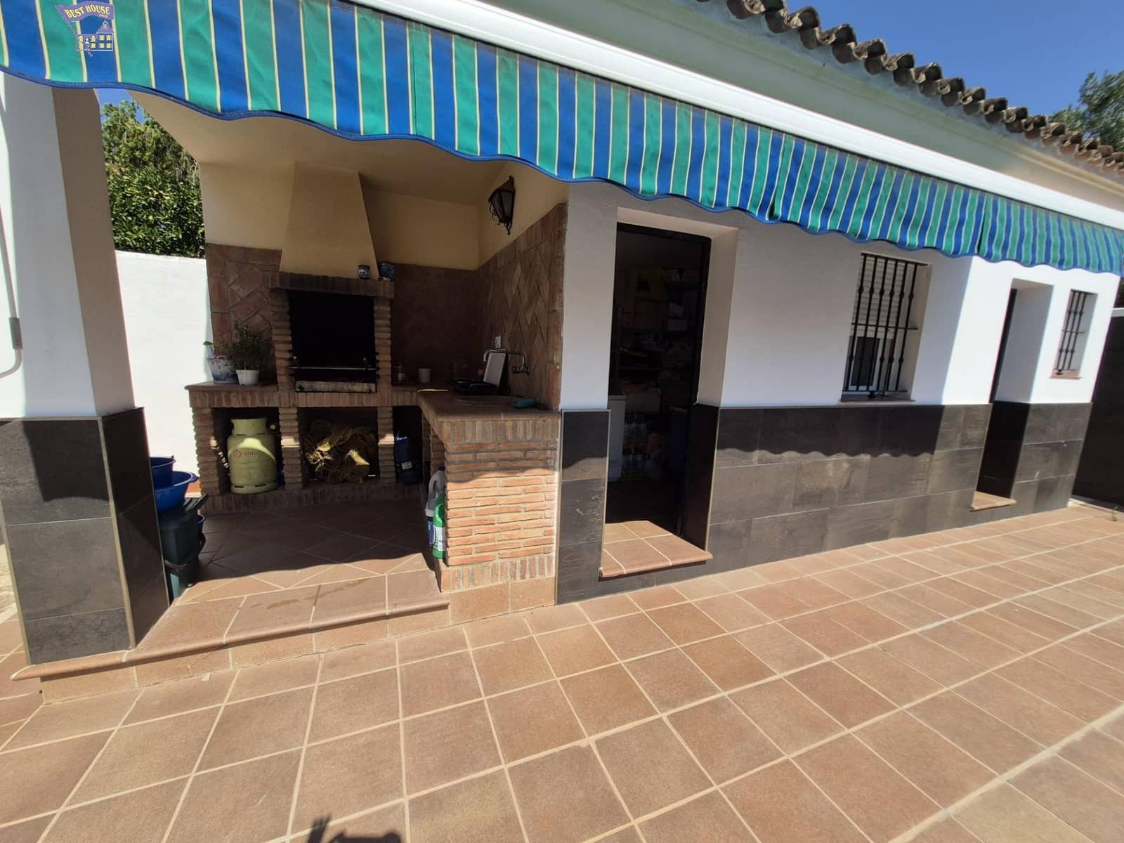 2 bedroom Villa for sale in Arcos de la Frontera with pool garage - € 290,000 (Ref: 9948109)