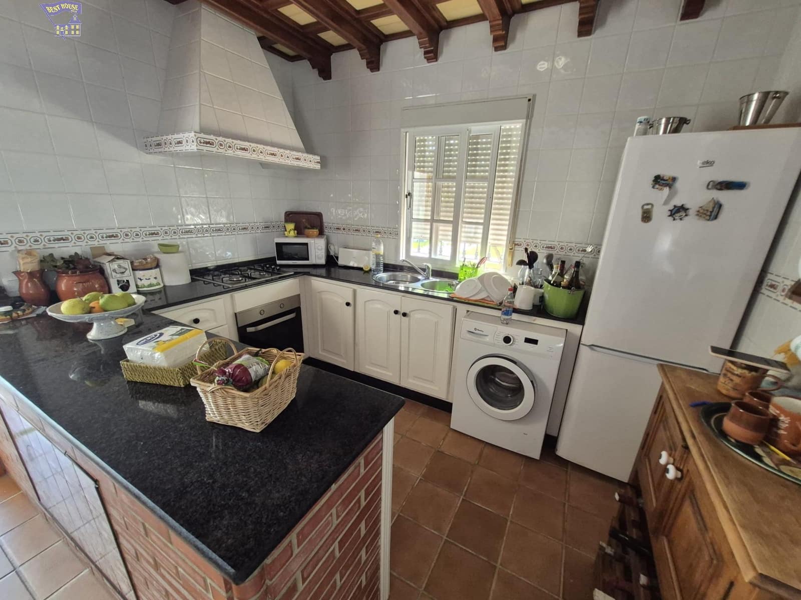 2 bedroom Villa for sale in Arcos de la Frontera with pool garage - € 290,000 (Ref: 9948109)