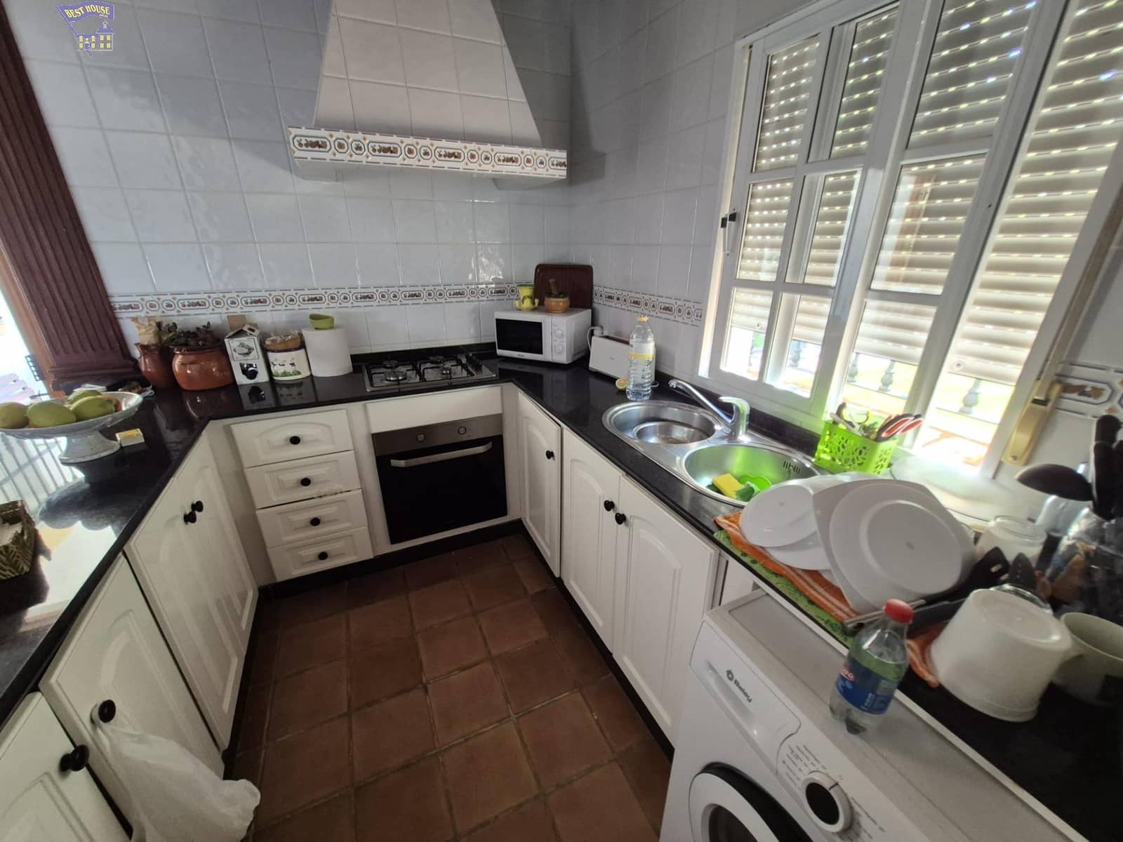 2 bedroom Villa for sale in Arcos de la Frontera with pool garage - € 290,000 (Ref: 9948109)