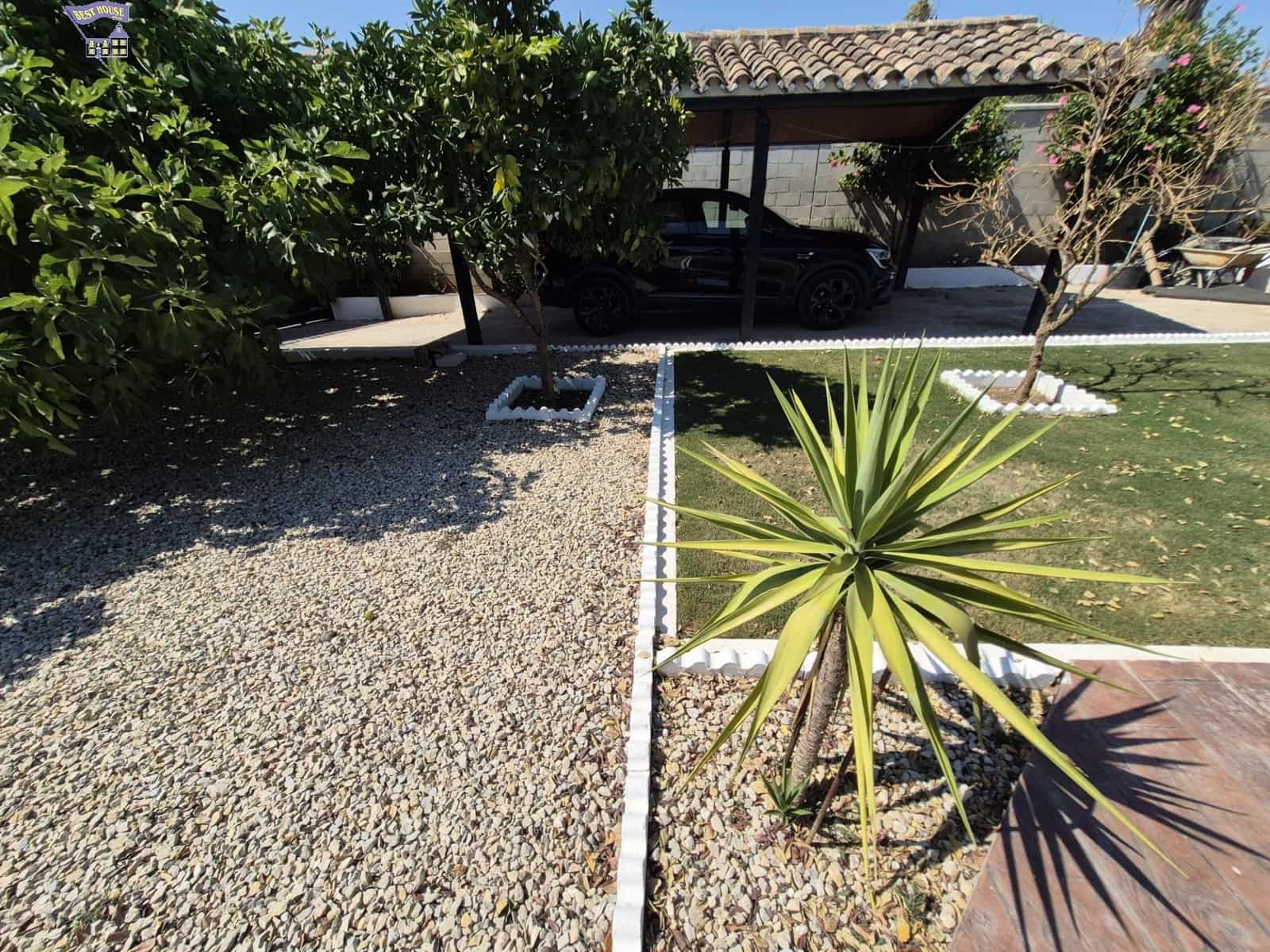 2 bedroom Villa for sale in Arcos de la Frontera with pool garage - € 290,000 (Ref: 9948109)