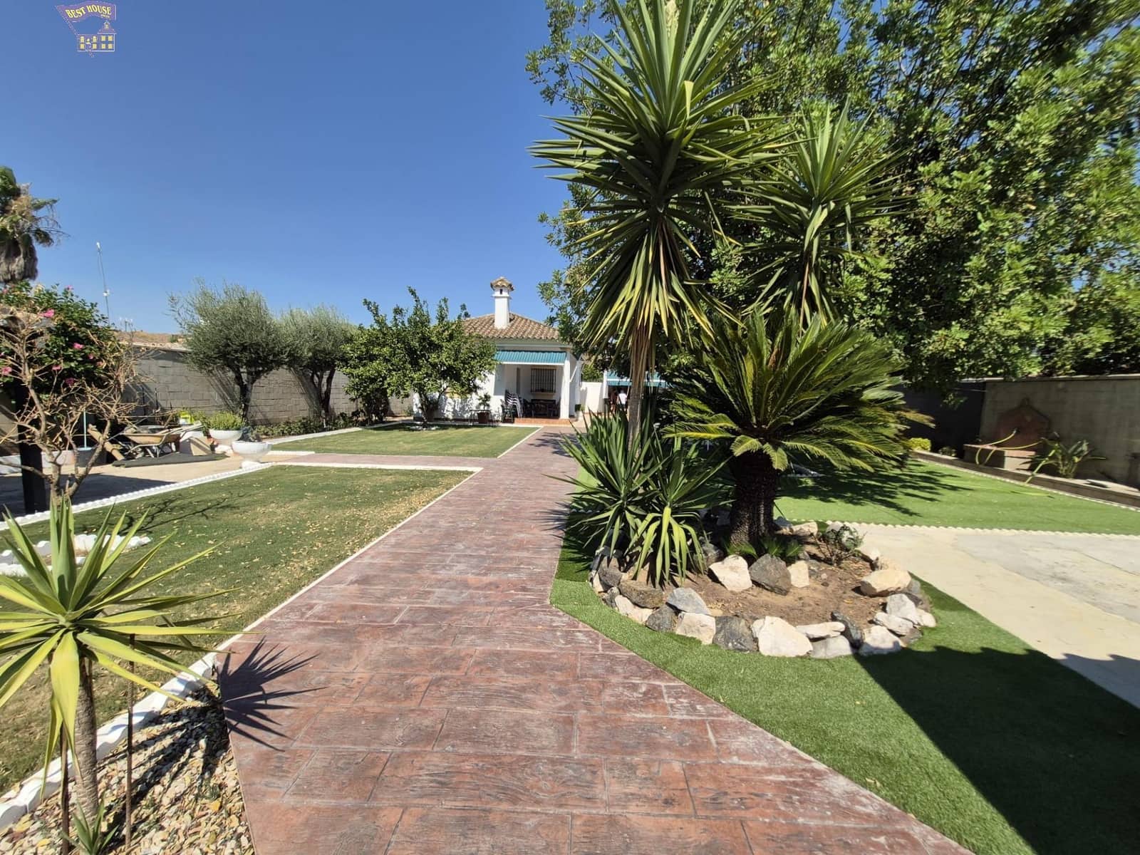 2 bedroom Villa for sale in Arcos de la Frontera with pool garage - € 290,000 (Ref: 9948109)