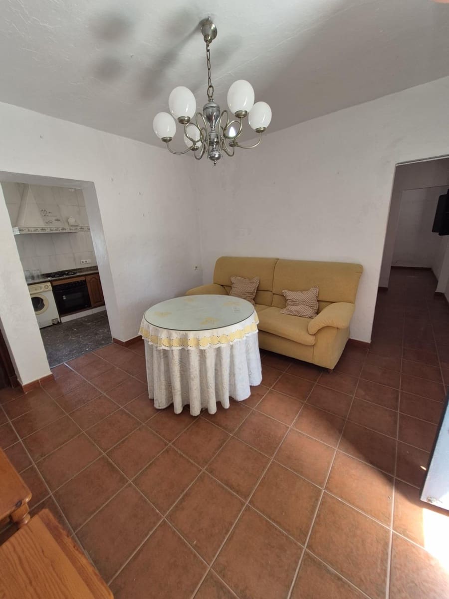 3 bedroom Townhouse for sale in Arcos de la Frontera - € 70,000 (Ref: 9966793)