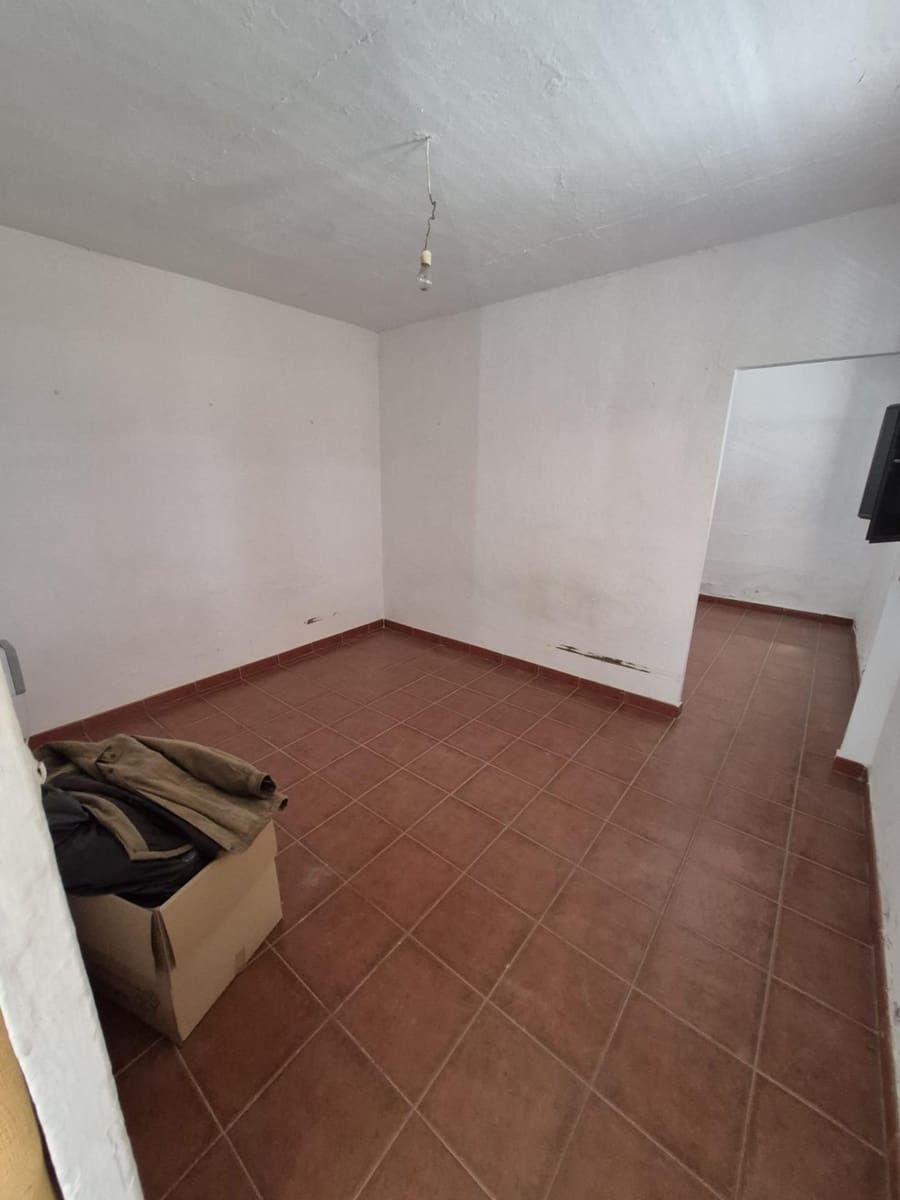 3 bedroom Townhouse for sale in Arcos de la Frontera - € 70,000 (Ref: 9966793)