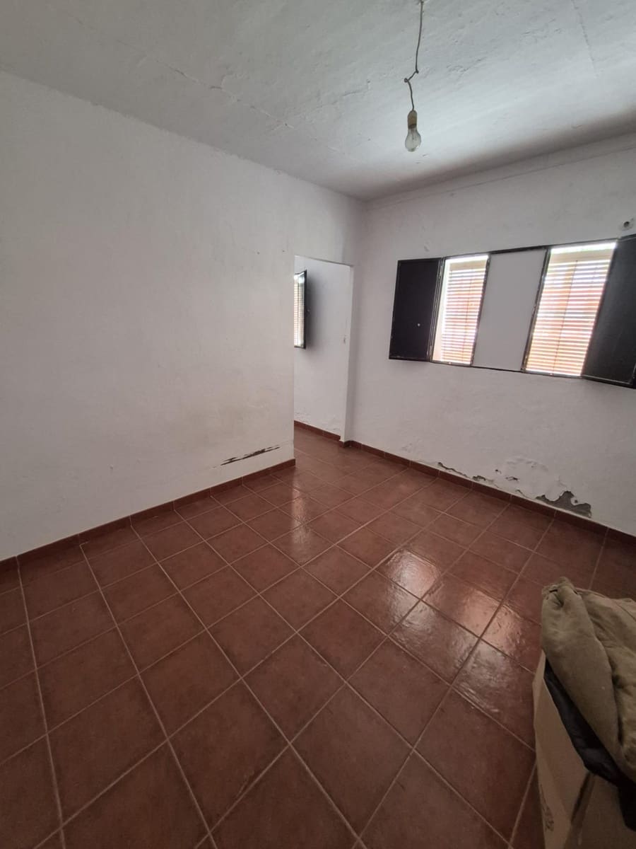 3 bedroom Townhouse for sale in Arcos de la Frontera - € 70,000 (Ref: 9966793)
