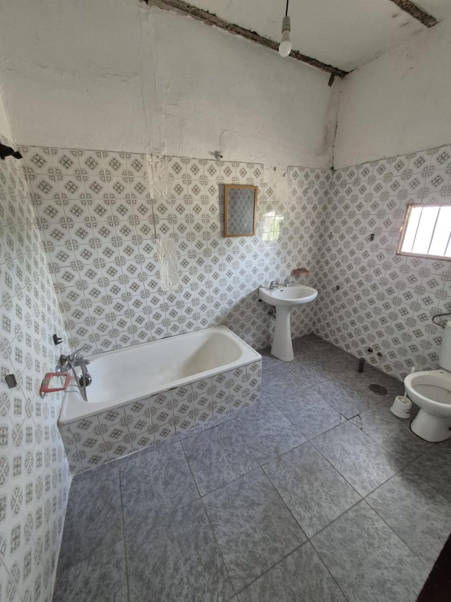3 bedroom Townhouse for sale in Arcos de la Frontera - € 70,000 (Ref: 9966793)