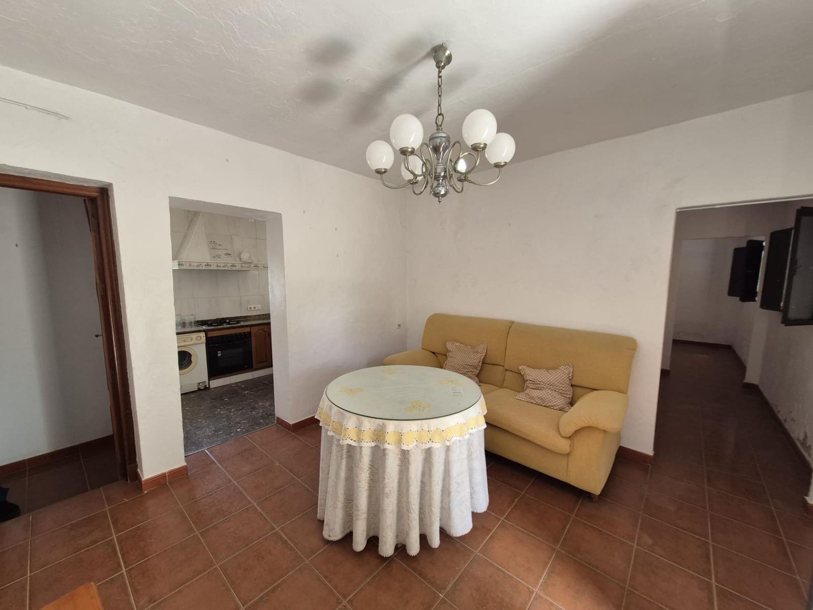 3 bedroom Townhouse for sale in Arcos de la Frontera - € 70,000 (Ref: 9966793)
