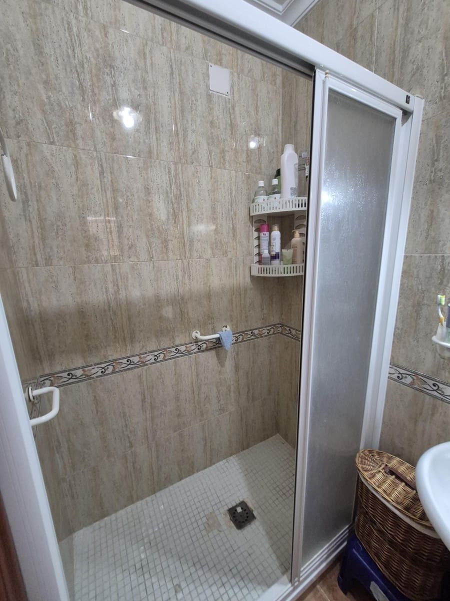 5 bedroom Townhouse for sale in Arcos de la Frontera - € 140,000 (Ref: 9973516)