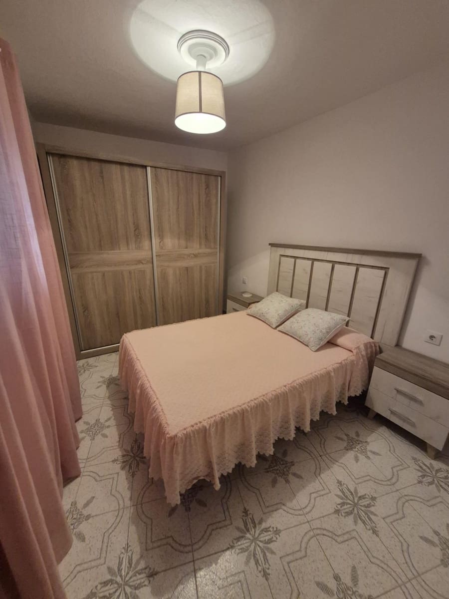 5 bedroom Townhouse for sale in Arcos de la Frontera - € 140,000 (Ref: 9973516)