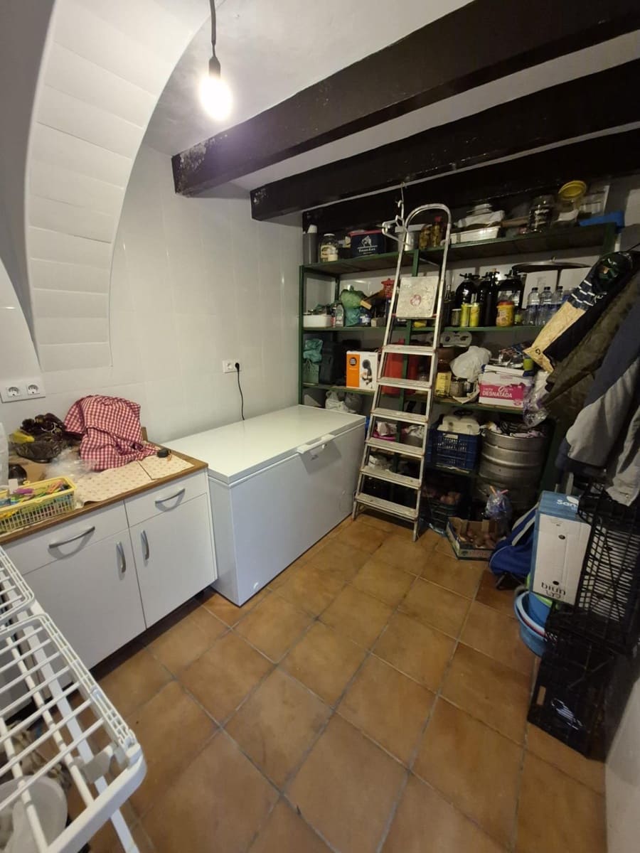5 bedroom Townhouse for sale in Arcos de la Frontera - € 140,000 (Ref: 9973516)