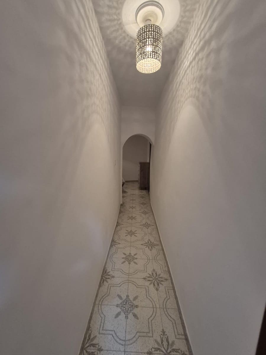 5 bedroom Townhouse for sale in Arcos de la Frontera - € 140,000 (Ref: 9973516)