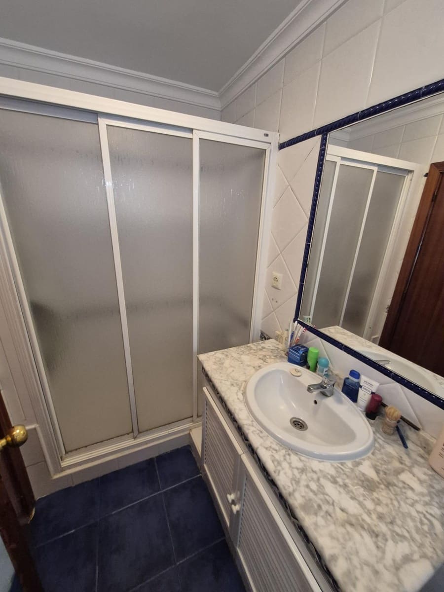 5 bedroom Townhouse for sale in Arcos de la Frontera - € 140,000 (Ref: 9973516)