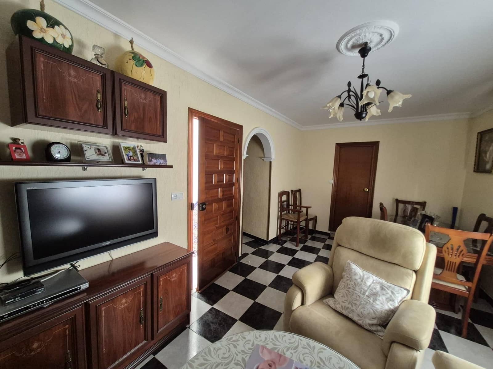 5 bedroom Townhouse for sale in Arcos de la Frontera - € 140,000 (Ref: 9973516)