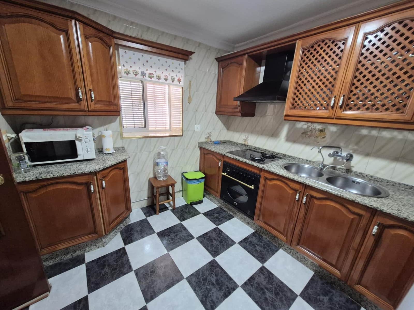 5 bedroom Townhouse for sale in Arcos de la Frontera - € 140,000 (Ref: 9973516)