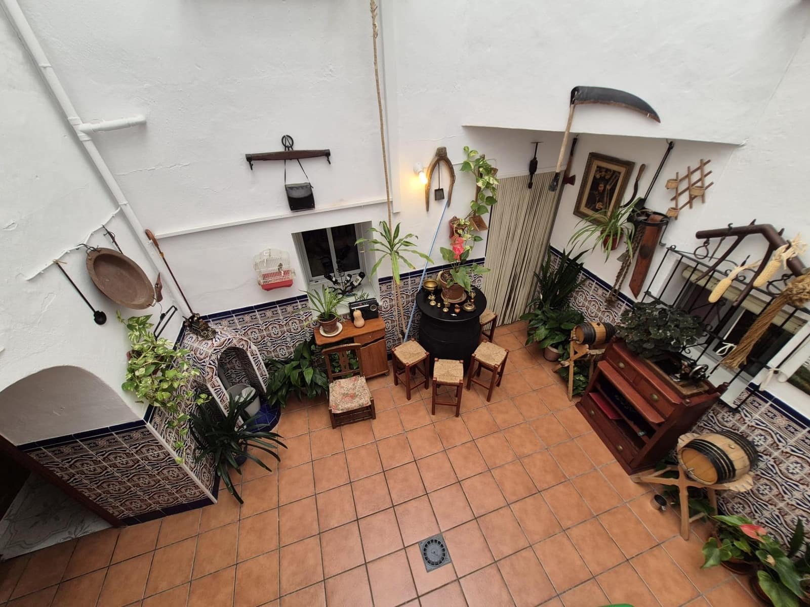 5 bedroom Townhouse for sale in Arcos de la Frontera - € 140,000 (Ref: 9973516)