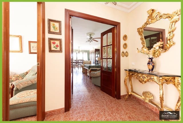 3 soverom Leilighet til salgs i Cruz del Humilladero, Málaga by - € 305 000 (Ref: 10004240)