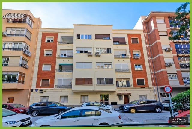 3 sovrum Lägenhet till salu i Cruz de Humilladero, Málaga stad - 328 000 € (Ref: 10094737)