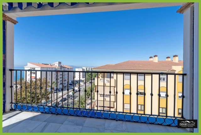 Ático de 2 habitaciones en Rincón de la Victoria en venta con piscina garaje - 388.000 € (Ref: 10115923)