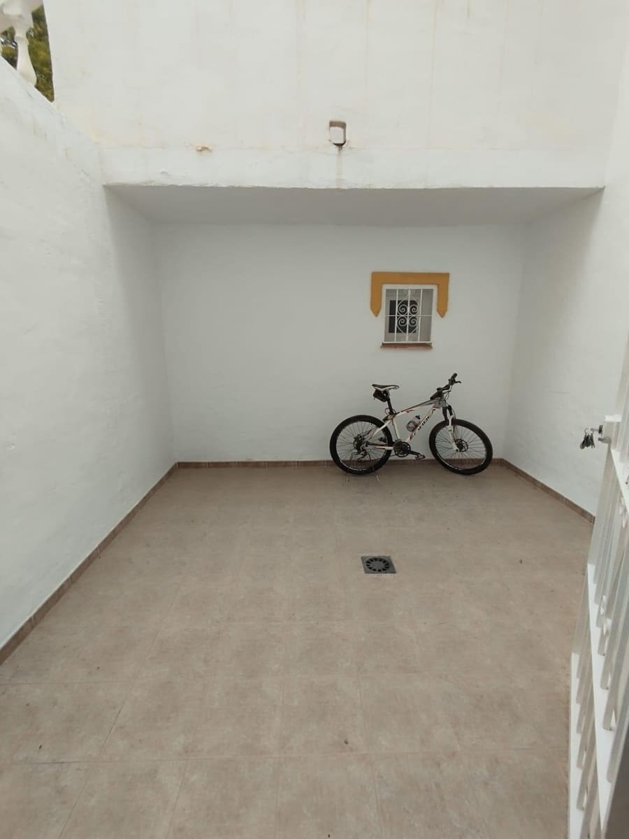 2 bedroom Villa for sale in Torrox-Costa with pool - € 320,000 (Ref: 8195434)