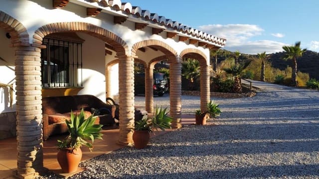 3 soveværelse Finca/Landehus til salg i Viñuela med swimmingpool garage - € 295.000 (Ref: 8430441)