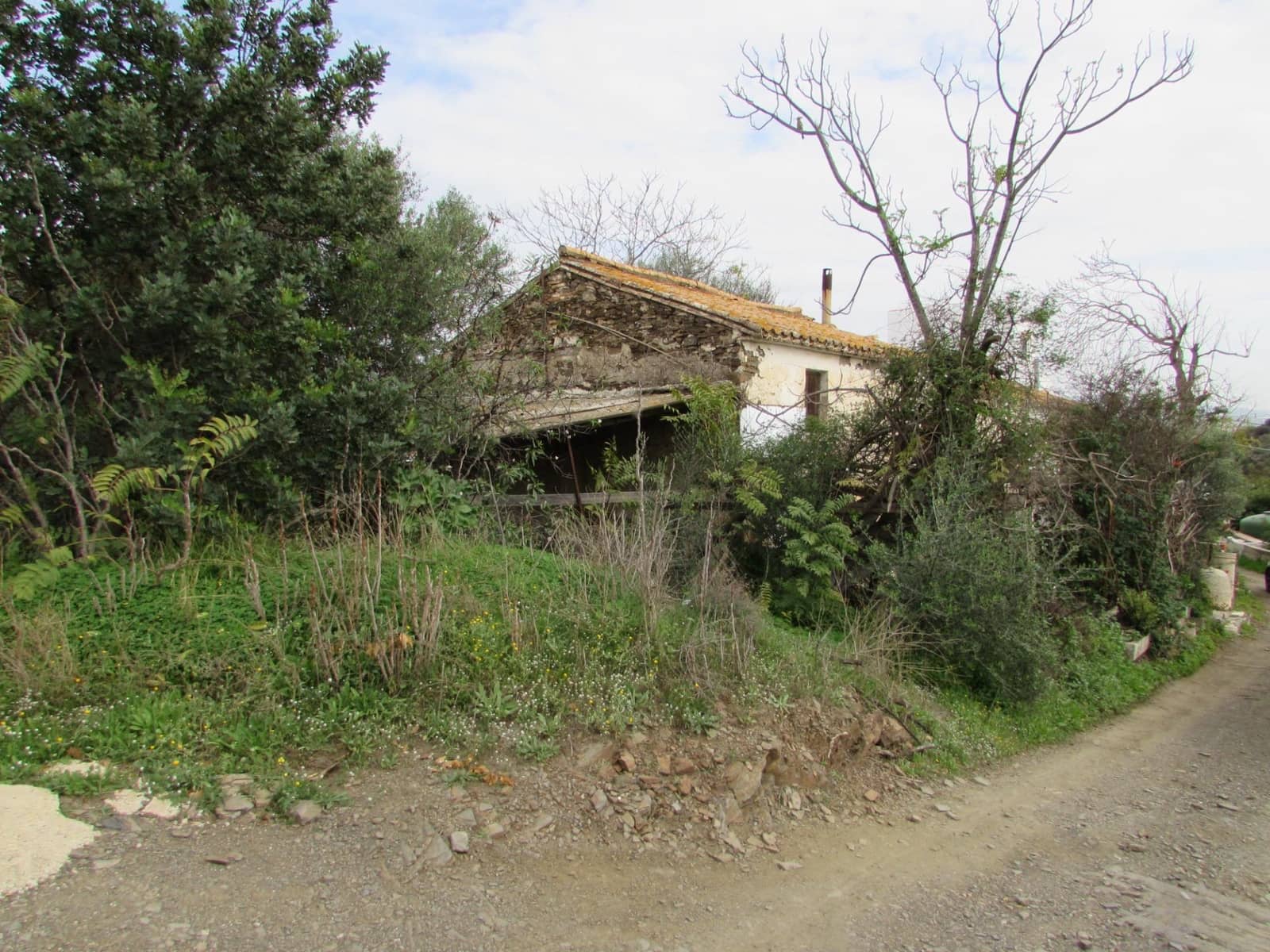 2 soveværelse Finca/Landehus til salg i Benamocarra - € 79.900 (Ref: 8691162)