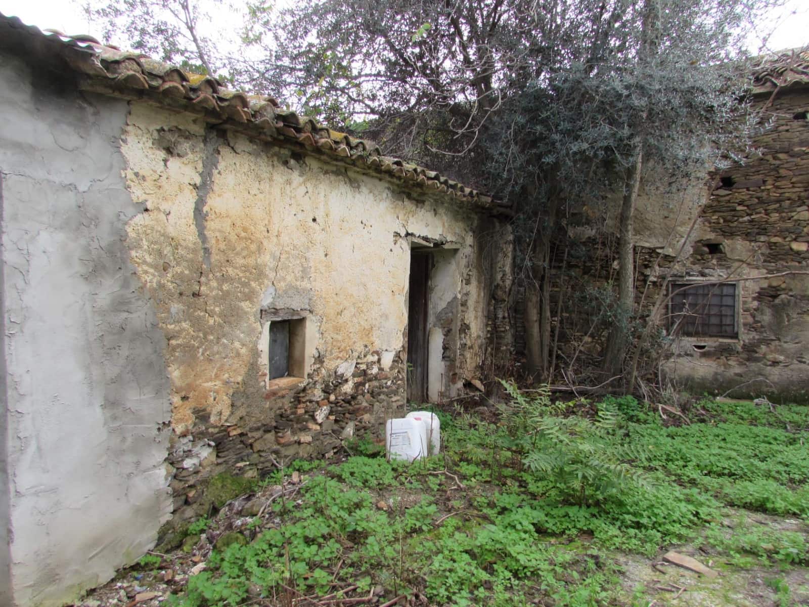 2 soveværelse Finca/Landehus til salg i Benamocarra - € 69.000 (Ref: 8691162)