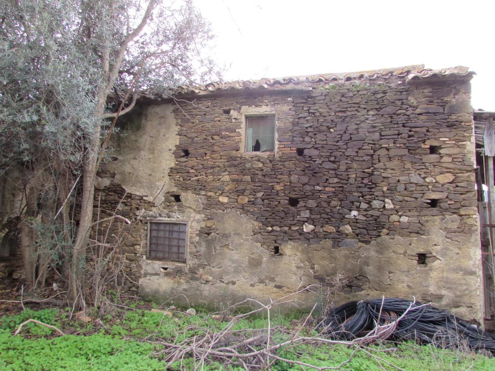 2 soveværelse Finca/Landehus til salg i Benamocarra - € 69.000 (Ref: 8691162)