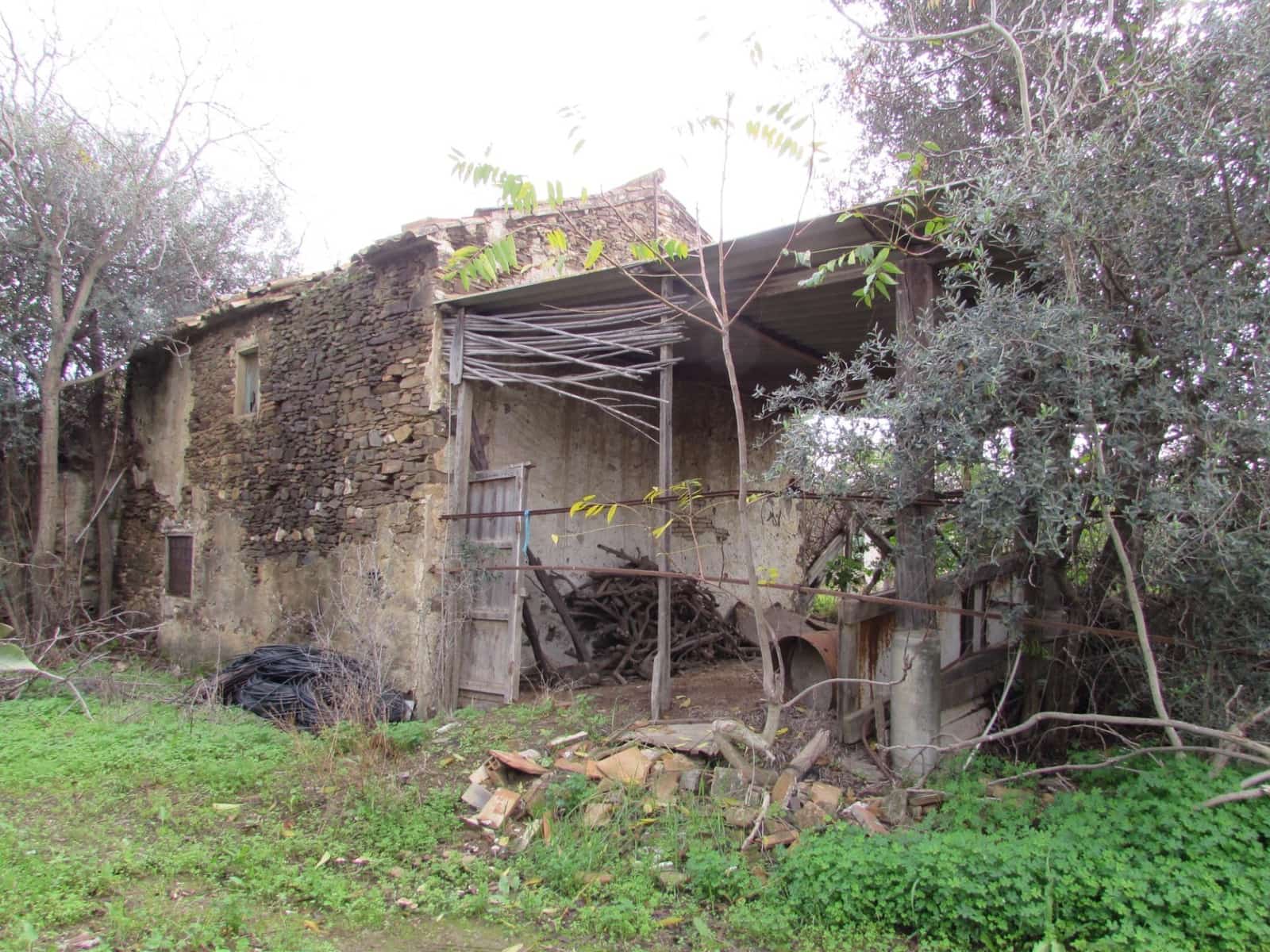 2 soveværelse Finca/Landehus til salg i Benamocarra - € 69.000 (Ref: 8691162)