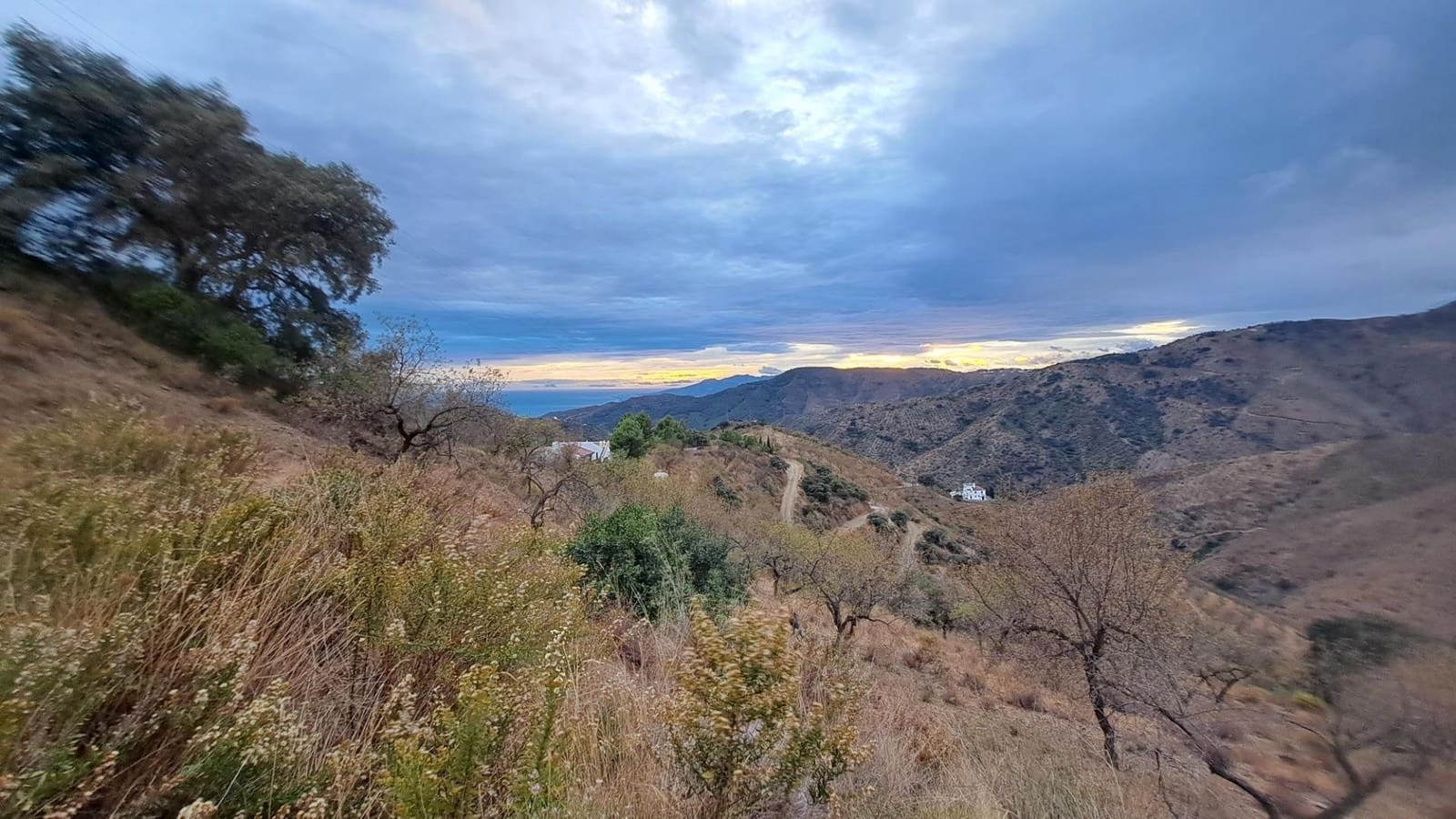 Grunde uden byggetilladelser til salg i Malaga by - € 275.000 (Ref: 8767209)