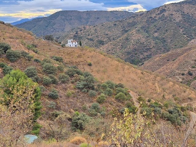 Ubebygd land til salgs i Málaga by - € 275 000 (Ref: 8767209)