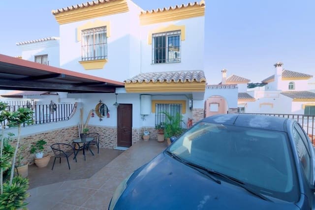 3 soveværelse Rækkehus til salg i Torre del Mar, Vélez-Málaga med swimmingpool garage - € 450.000 (Ref: 8773555)