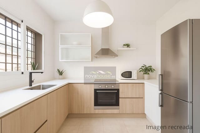 4 slaapkamer Rijtjeshuis te koop in Pedregalejo, Málaga stad met garage - € 549.900 (Ref: 8825202)